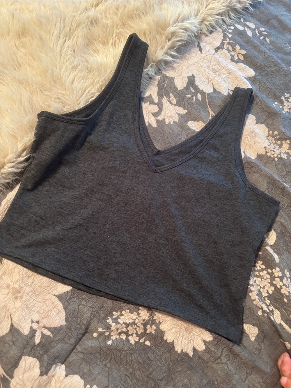 GAP athletic Charcoal V-Neck Tank Top Stretchy build in support!